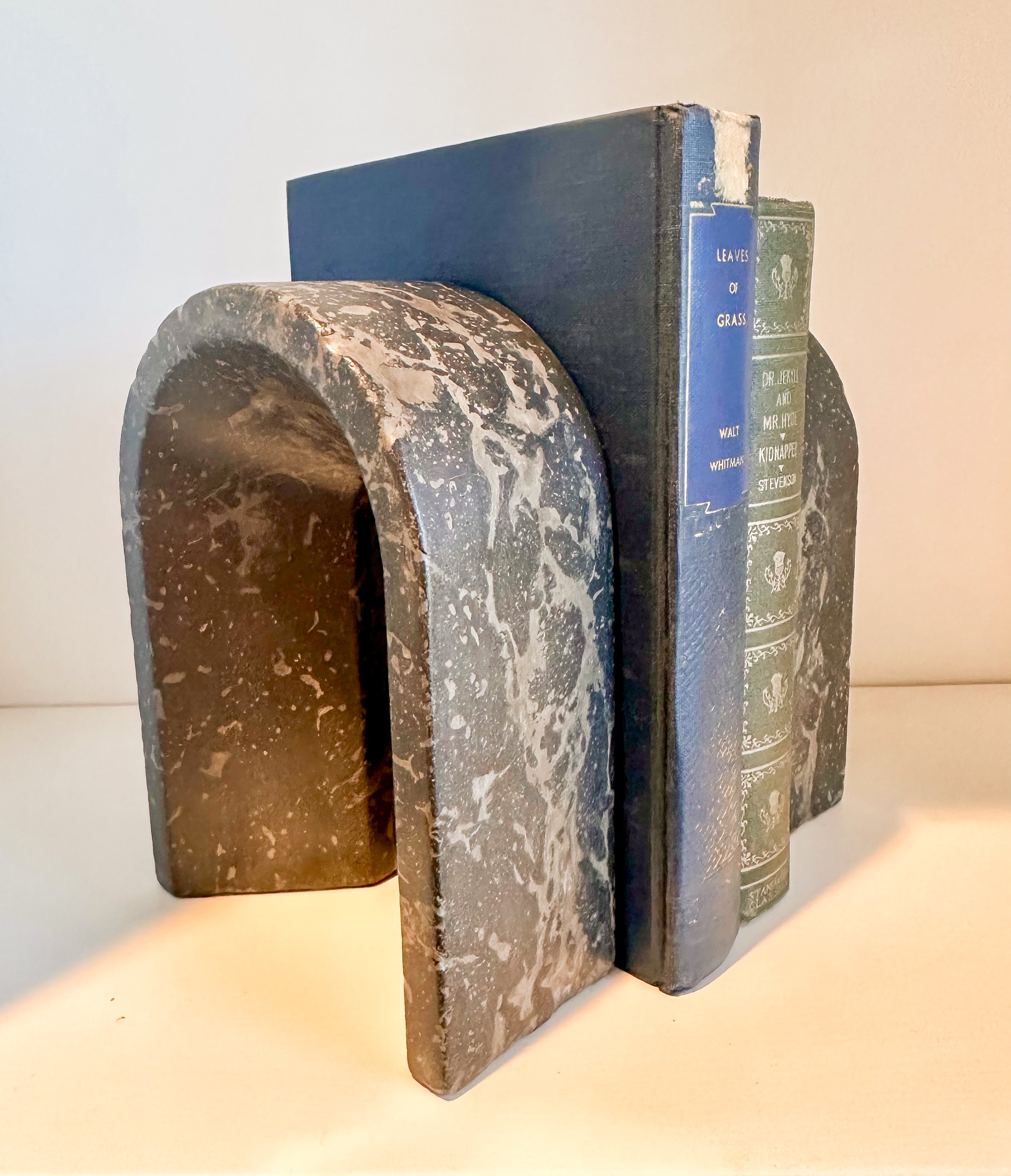 Sydney: Handpressed concrete sculpture